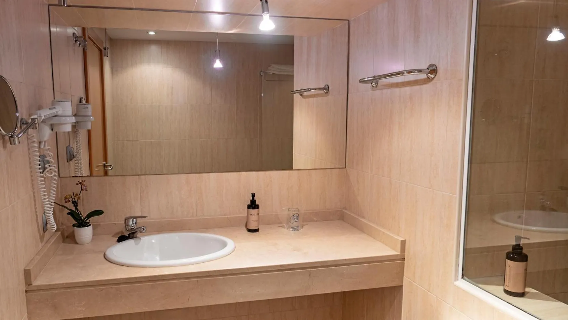Hotel Faranda Alisas Santander, Ascend Hotel Collection 2*, Santander